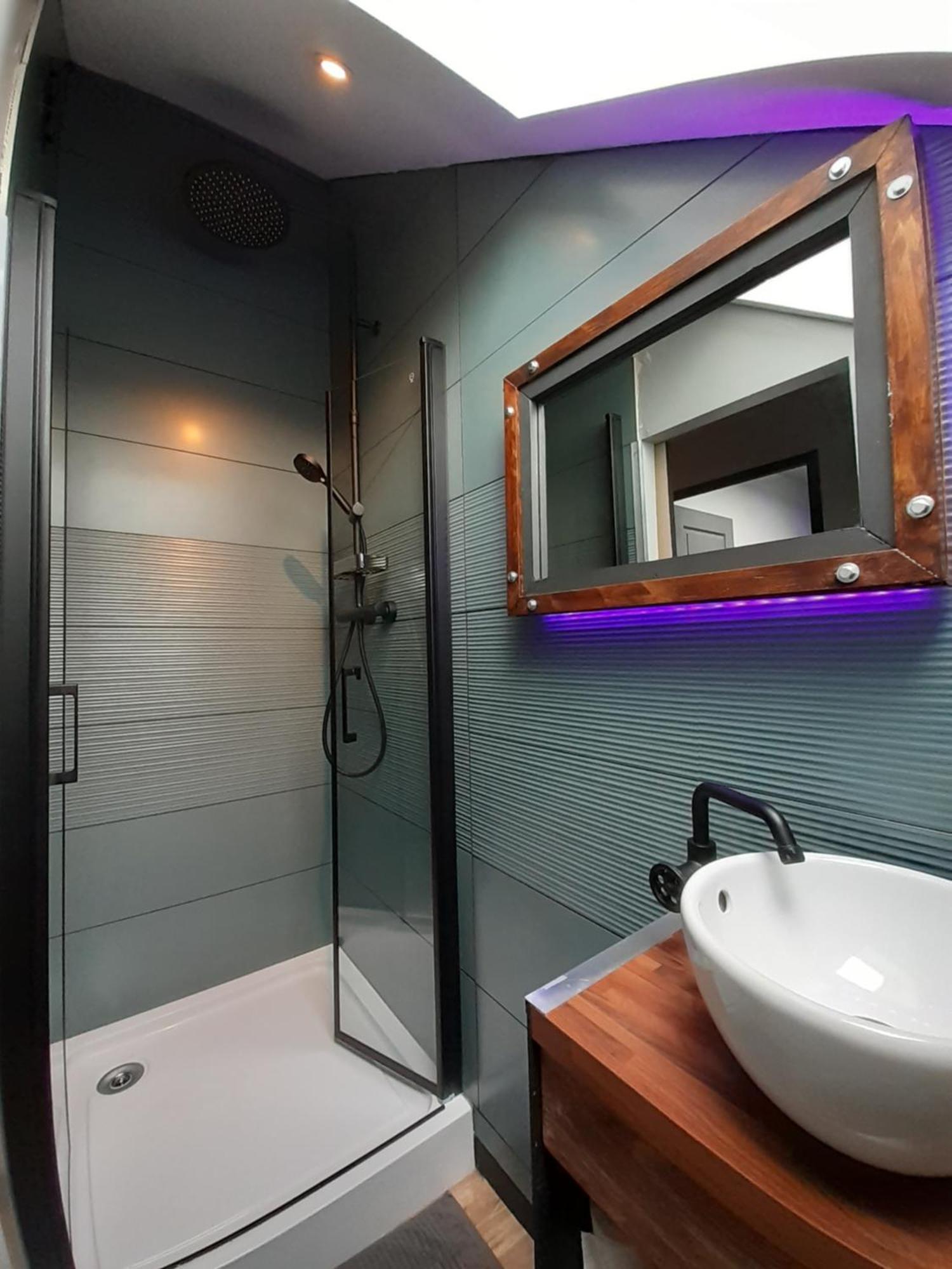 Factory, Appart Hotel Valenciennes Aulnoy-lez-Valenciennes 외부 사진